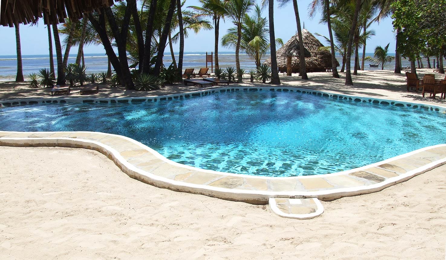facilities pool01.jpg