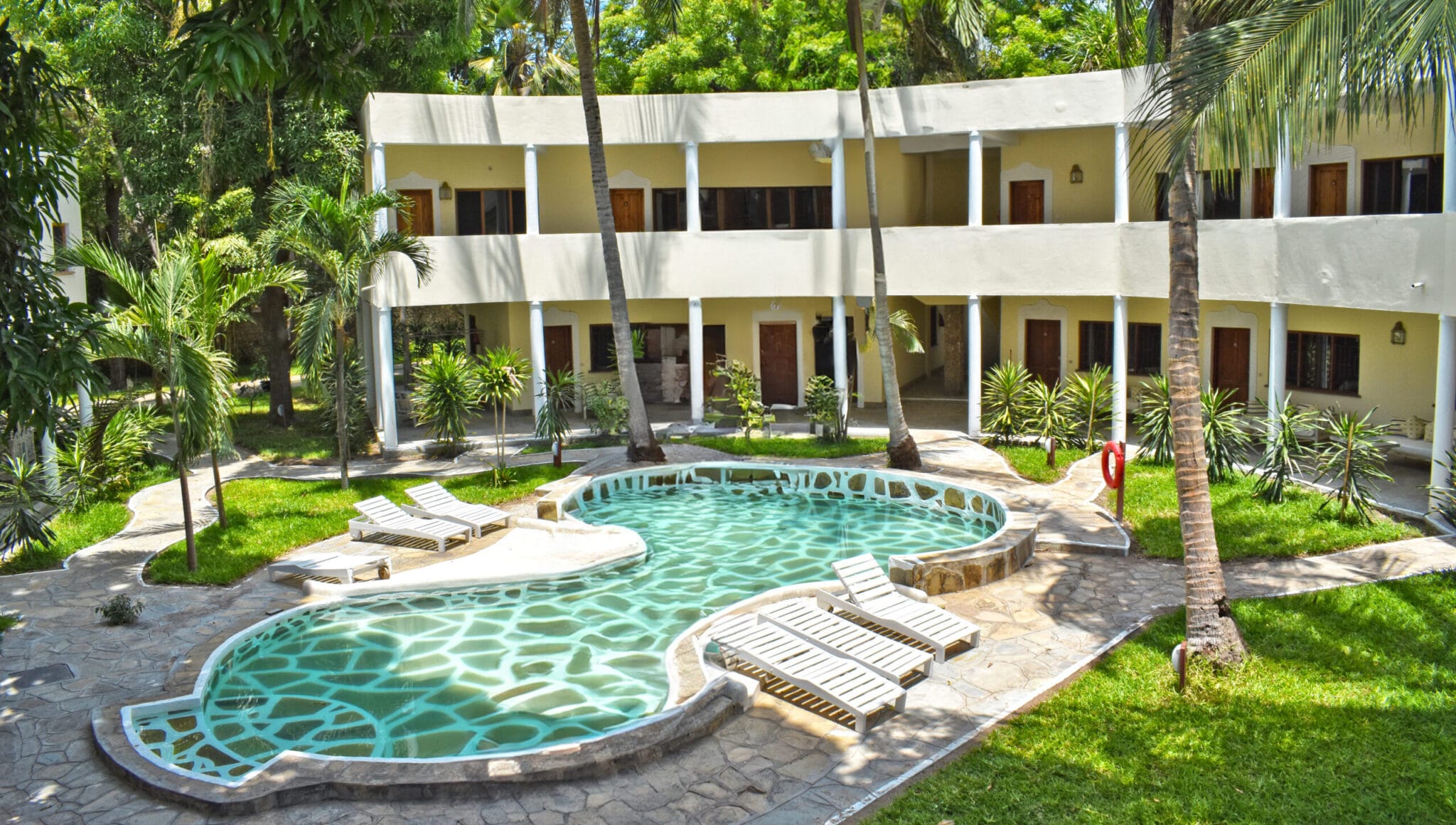facilities pool02 1 scaled e1762255649365.jpg